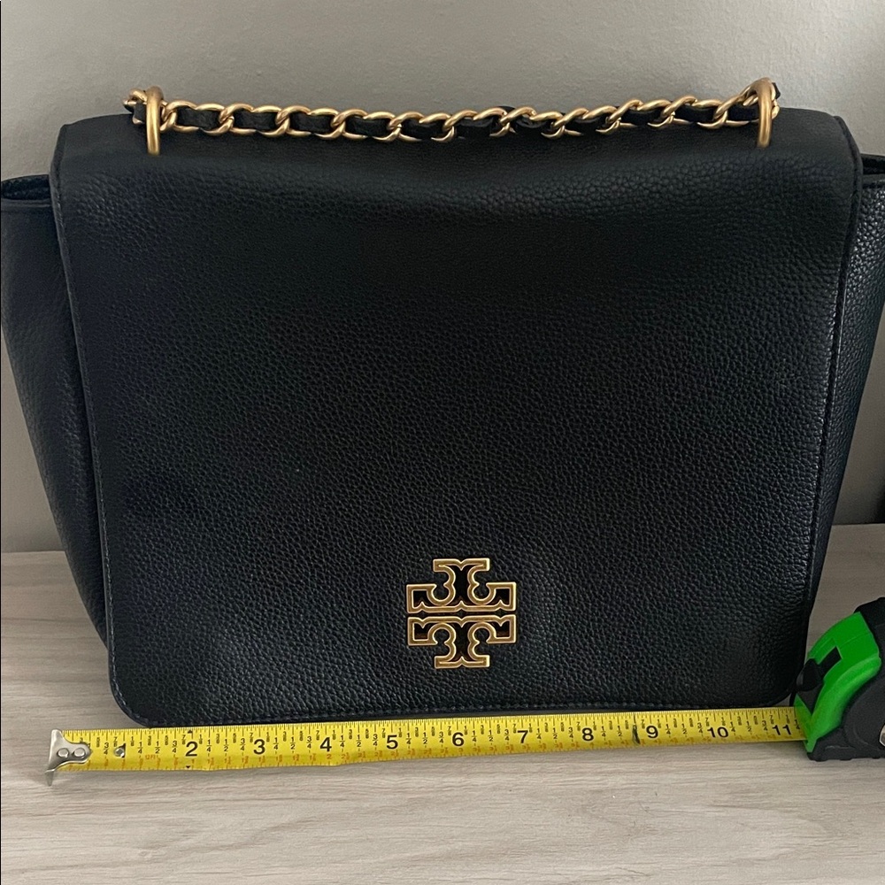 Tory Burch Black Leather Shoulder Bag with Gold Chain - Picture 7 of 8